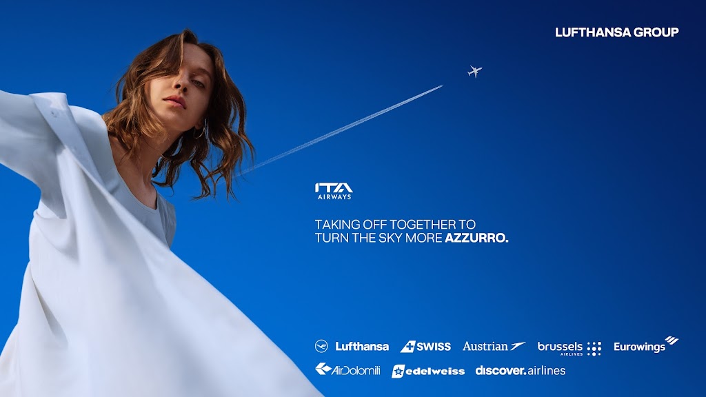 Campagna ufficiale di ITA Airways e Lufthansa Group con il messaggio 'Taking off together to turn the sky more azzurro', rappresentando l'integrazione della compagnia italiana nel gruppo tedesco.