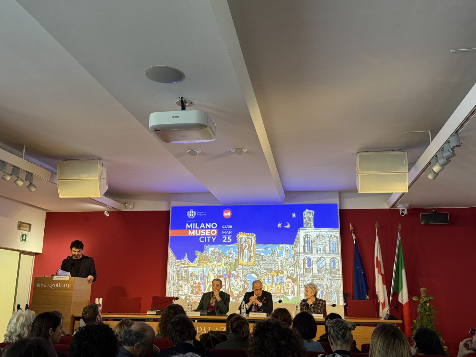 Conferenza stampa di presentazione di Milano MuseoCity 2025 presso Palazzo Reale, con relatori e pubblico in sala